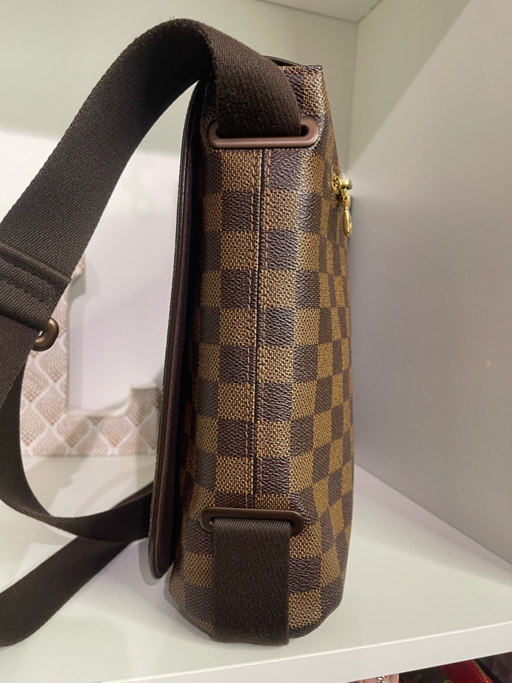 Louis Vuitton Damier Ebene Brooklyn MM Messenger Bag - Picture 4 of 7